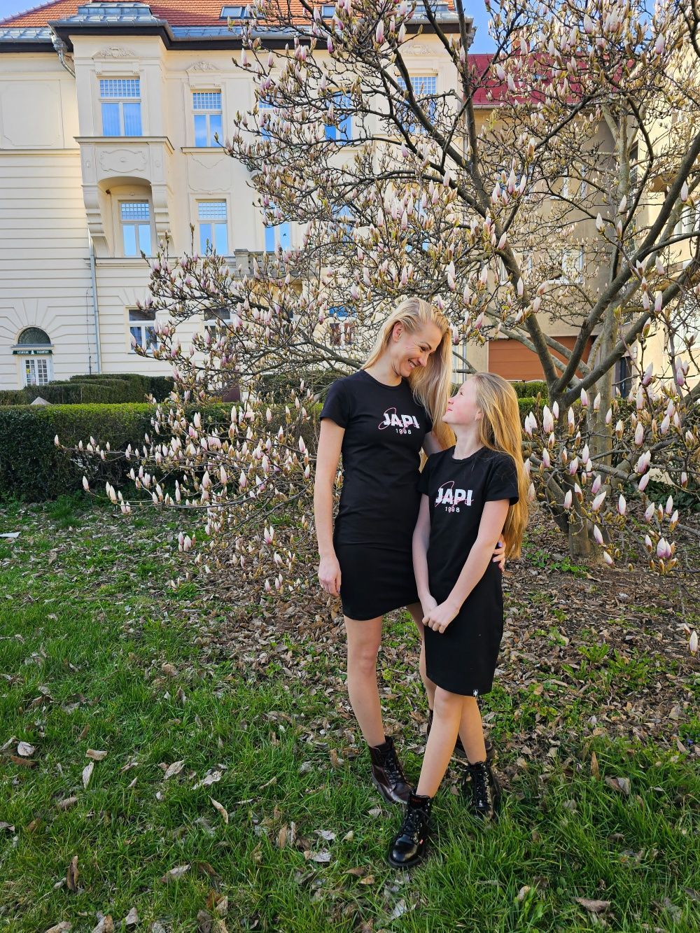 Dress slim MAGENTA short-sleeved