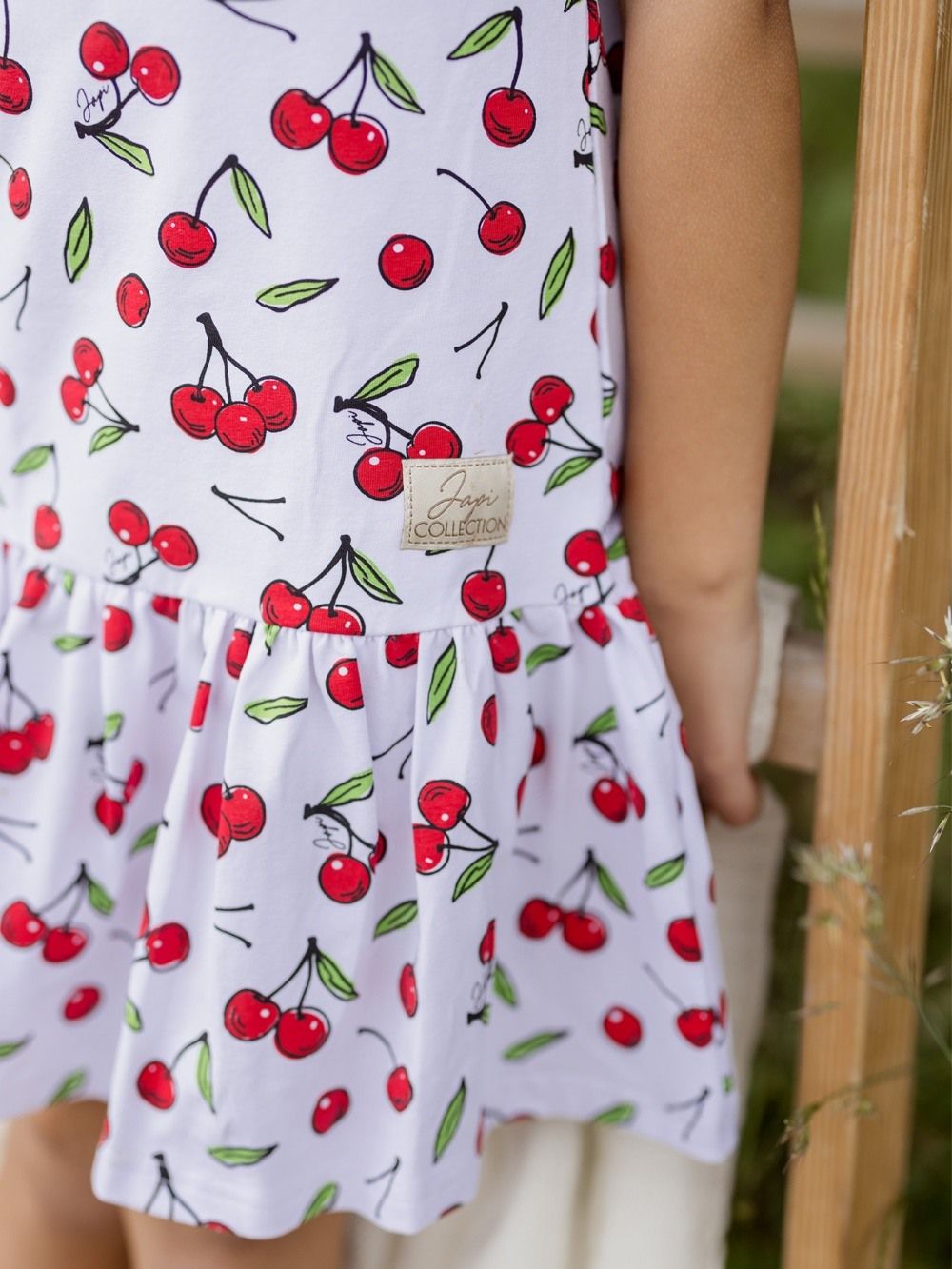 Cherry dress forever 21 clearance