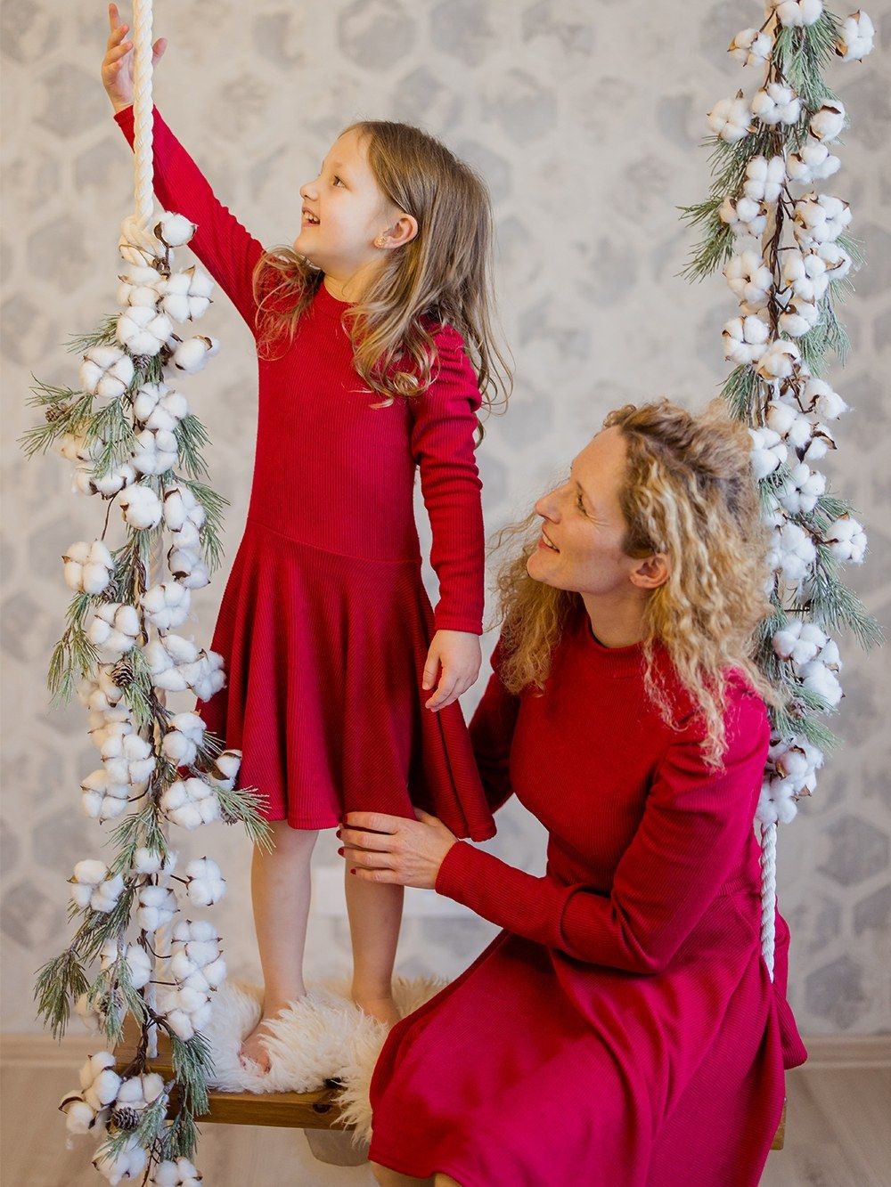 Dievčenské červené šaty