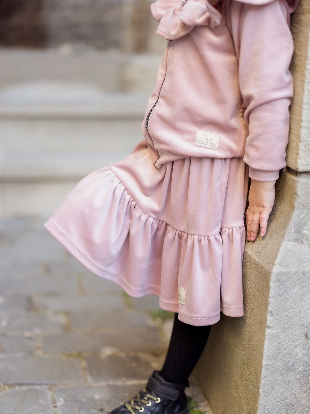 Dievčenská ružová zamatová sukňa